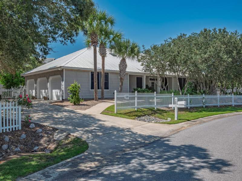 3 bedroom Detached Single Family at 125 Seabreeze Trail, Seabreeze 2nd Addn, Inlet Beach — photo 3