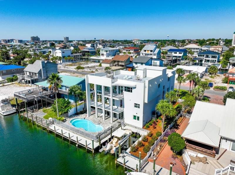 4 bedroom Detached Single Family at 612 Magnolia Drive, Holiday Isle, Destin — photo 5