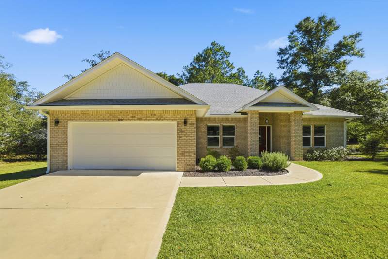 4 bedroom Detached Single Family at 100 Hidden Lakes Trail, Hidden Lake Estates, DeFuniak Springs — photo 2