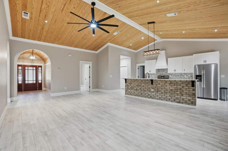 4 bedroom Detached Single Family at 100 Hidden Lakes Trail, Hidden Lake Estates, DeFuniak Springs — photo 5