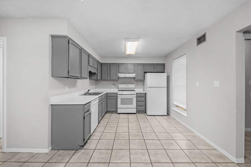 3 bedroom Townhouse at 106 4th Avenue, Country Villas, Shalimar — photo 2