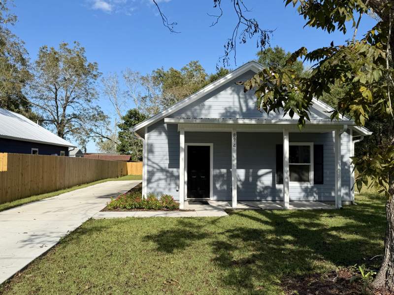 3 bedroom Detached Single Family at 874 W Orange Avenue, Defuniak Springs Town Of, DeFuniak Springs — photo 2