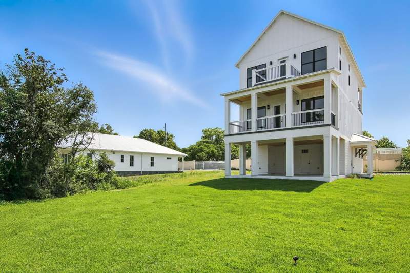 4 bedroom Detached Single Family at 162 Casting Lake Road, Tang-O-Mar S/D Unrec, Miramar Beach — photo 3
