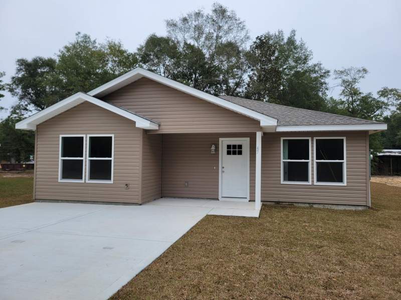 3 bedroom Detached Single Family at 47 Cedar Hill Court, Oakwood Hills Unit 3, DeFuniak Springs — photo 2