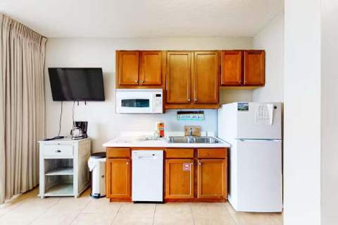 1517 SE Miracle Strip Parkway #V402, Fort Walton Beach FL - photo 9 of 18