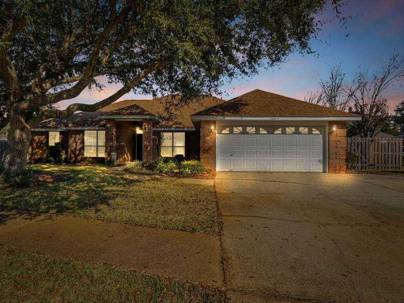 4 bedroom Detached Single Family at 4009 Lauren Court, Hidden Pines S/D, Destin — photo 4