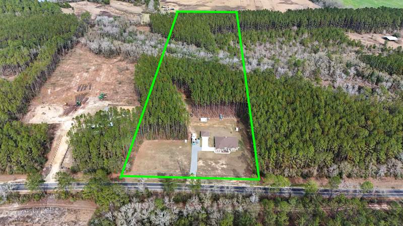 4 bedroom Detached Single Family at 1836 Williams Road, Metes and Bounds, DeFuniak Springs — photo 3