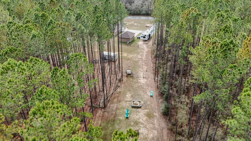 4 bedroom Detached Single Family at 1836 Williams Road, Metes and Bounds, DeFuniak Springs — photo 5