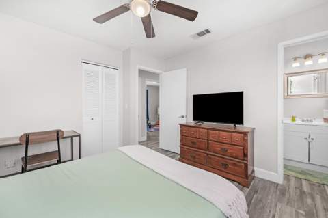 827 Blvd De L Orleans, Mary Esther FL - photo 16 of 26
