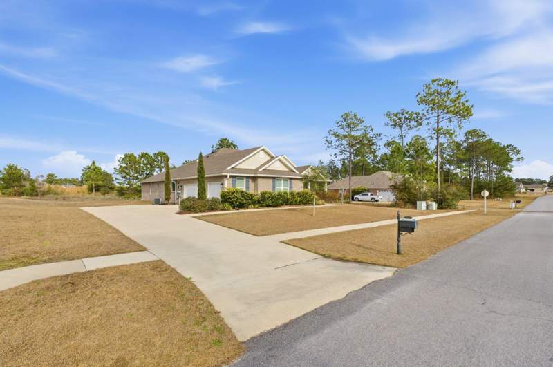 3 bedroom Detached Single Family at 334 Tournament Lane, Windswept Estates, Freeport — photo 2