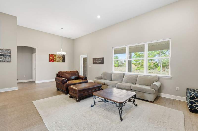 3 bedroom Detached Single Family at 334 Tournament Lane, Windswept Estates, Freeport — photo 3