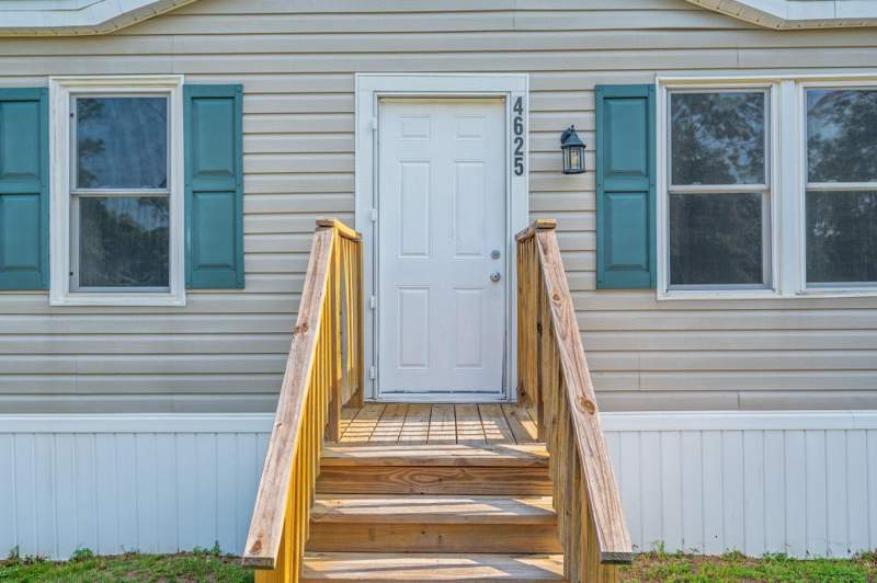 3 bedroom Mobile Home at 4625 Canary Way, The Pines, Crestview — photo 4