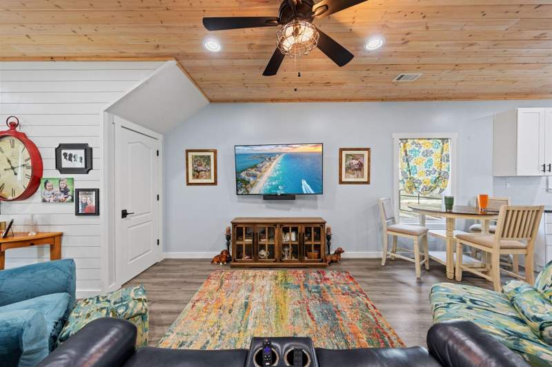 3 bedroom Detached Single Family at 236 Bayou Circle, Emerald Shores, Freeport — photo 5