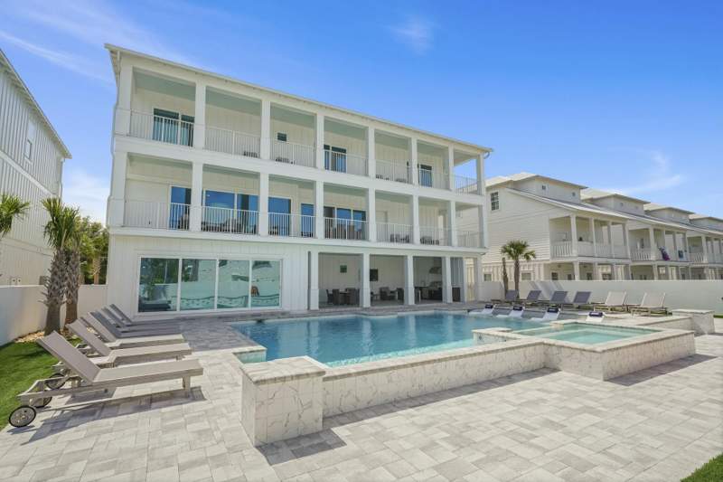 8 bedroom Detached Single Family at 212 Driftwood Road, Driftwood, Miramar Beach — photo 4