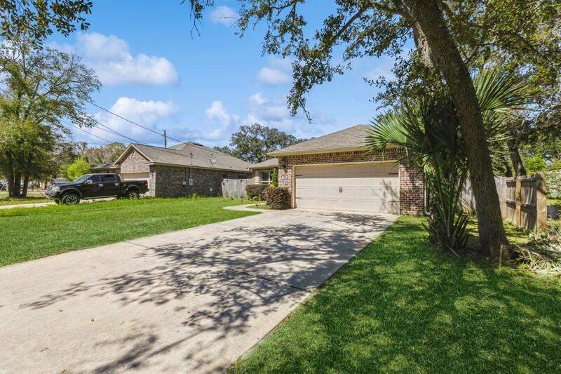 4 bedroom Detached Single Family at 2B Newcastle Drive, Racetrack Road 3rd Addn, Fort Walton Beach — photo 2