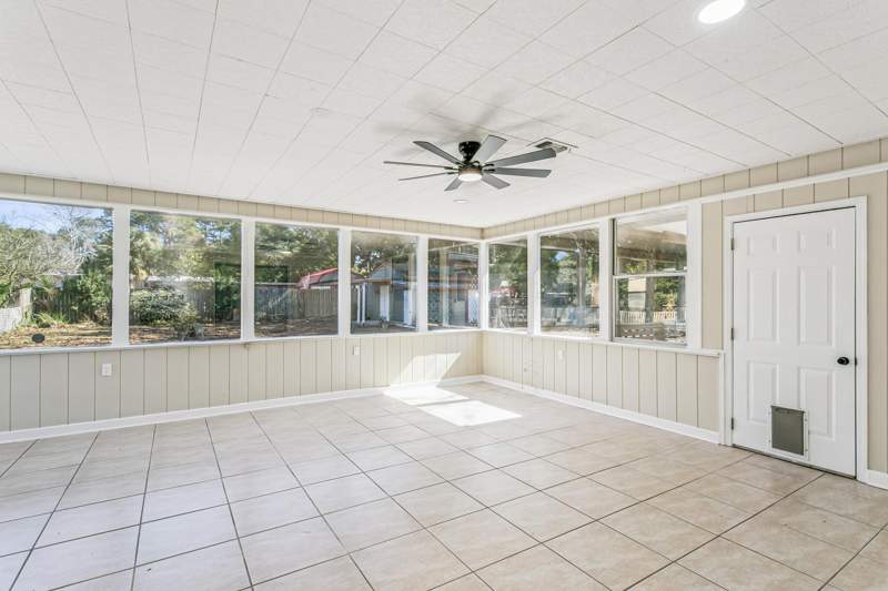 4 bedroom Detached Single Family at 123 SW Robinwood Drive, Seabreeze Add #4, Fort Walton Beach — photo 3