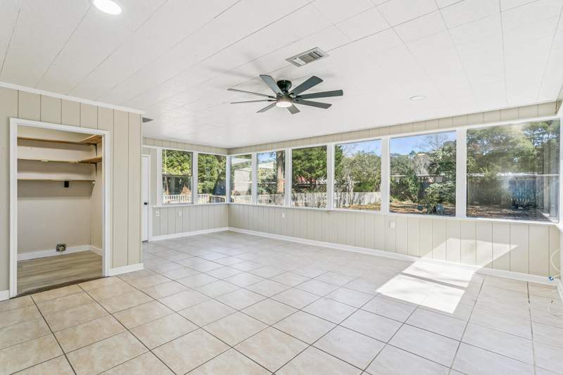 4 bedroom Detached Single Family at 123 SW Robinwood Drive, Seabreeze Add #4, Fort Walton Beach — photo 4