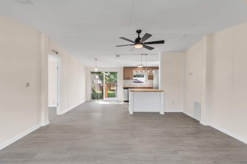 2 bedroom Manufactured Home at 244 Paschel Avenue, Casa Loma S/D 1st Addn, Mary Esther — photo 3