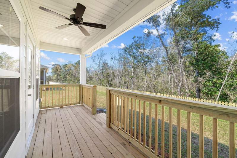 4 bedroom Detached Single Family at 72 Riverwalk Circle, Riverwalk Ph I, Freeport — photo 3