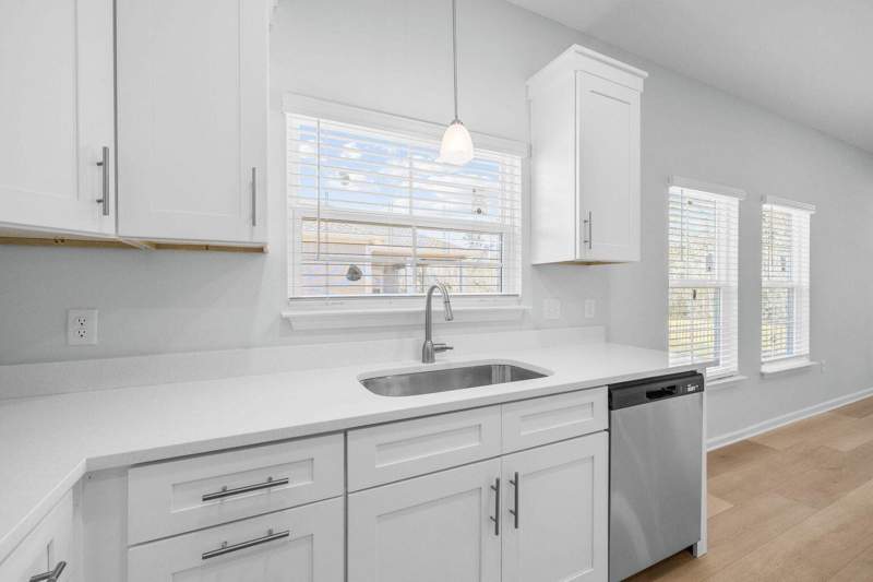 4 bedroom Detached Single Family at 72 Riverwalk Circle, Riverwalk Ph I, Freeport — photo 5