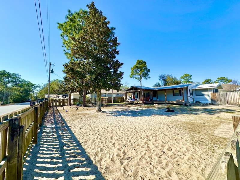 3 bedroom Mobile Home at 111 Santana Drive, Elizabeth Farms 2nd Addn Unrec, Santa Rosa Beach — photo 2
