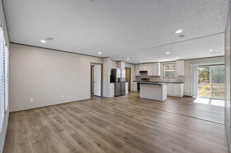 4 bedroom Mobile Home at 39 Bellini Road, Oakwood Lakes Estates, DeFuniak Springs — photo 5