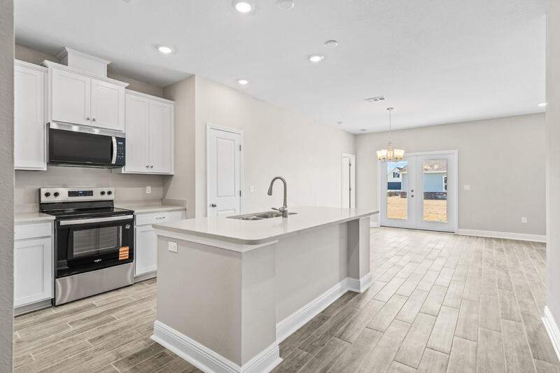 3 bedroom Detached Single Family at 68 Natureview Way, Natureview, Freeport — photo 3