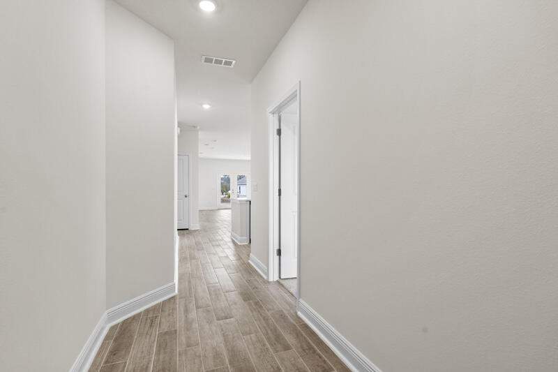 4 bedroom Detached Single Family at 36 Natureview Way, Natureview, Freeport — photo 3
