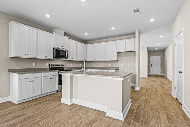 4 bedroom Detached Single Family at 96 Natureview Way, Natureview, Freeport — photo 3