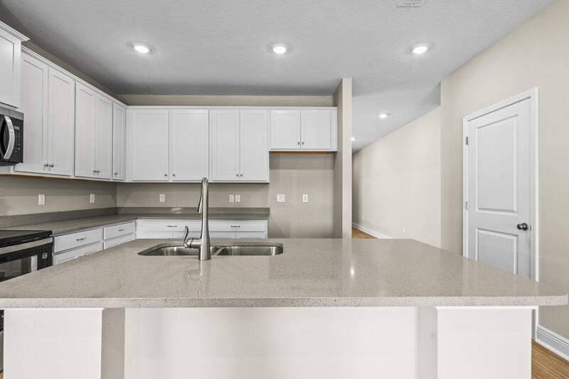 4 bedroom Detached Single Family at 96 Natureview Way, Natureview, Freeport — photo 5