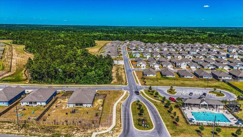 5 bedroom Detached Single Family at 805 Otto Loop, Shoal River Landing, Crestview — photo 4