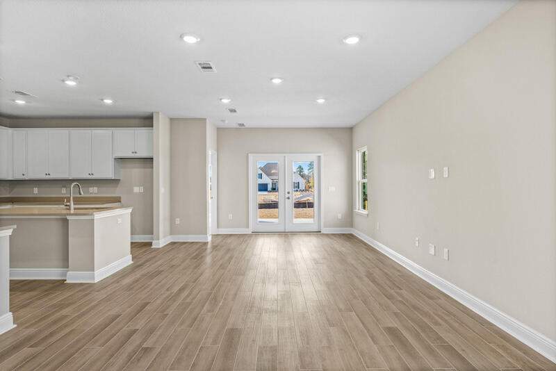 3 bedroom Detached Single Family at 80 Natureview Way, Natureview, Freeport — photo 4