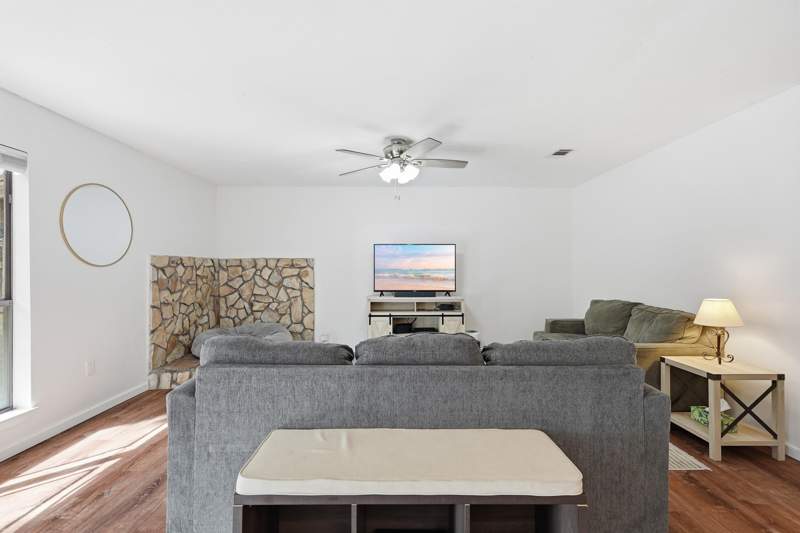 3 bedroom Townhouse at 32 7Th Avenue #129, Whispering Oaks, Shalimar — photo 5