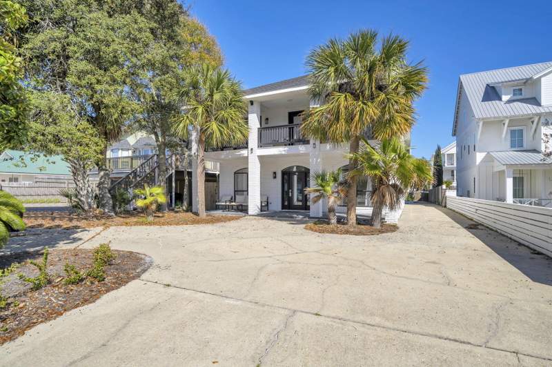 6 bedroom Detached Single Family at 91 Cobia Street, Crystal Beach, Destin — photo 2