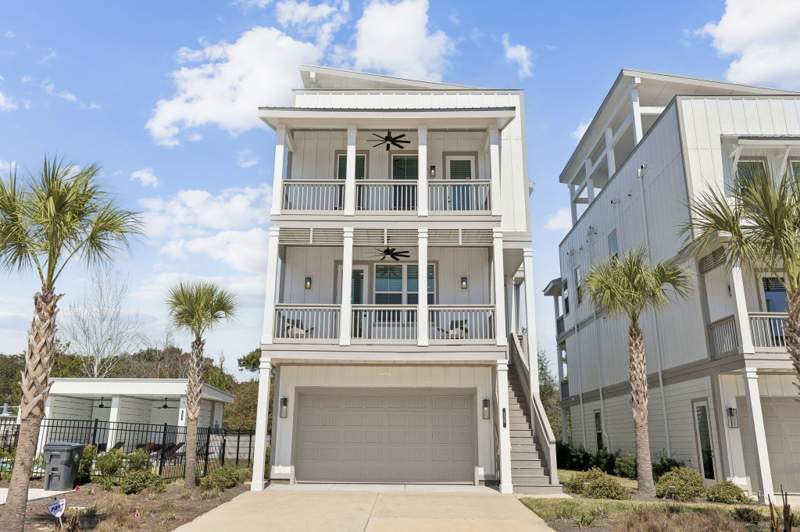 5 bedroom Detached Single Family at 15 E Queen Palm Drive, Twin Palms, Inlet Beach — photo 2