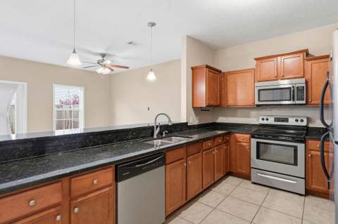996 Leigh Ann Lane, Fort Walton Beach FL - photo 9 of 30