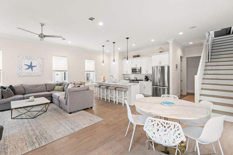 4 bedroom Detached Single Family at 33 Sunset Key Court, Sunset Key Cottages, Inlet Beach — photo 3