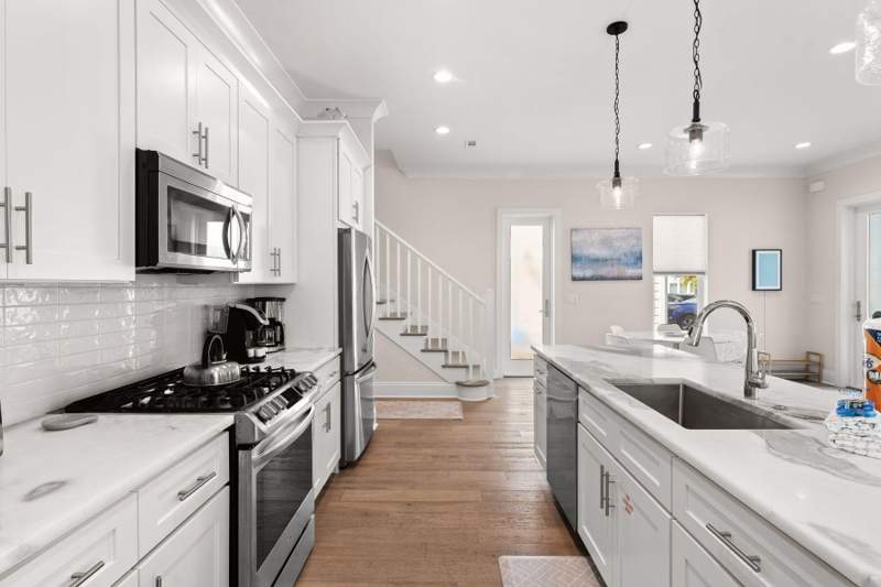 4 bedroom Detached Single Family at 33 Sunset Key Court, Sunset Key Cottages, Inlet Beach — photo 5
