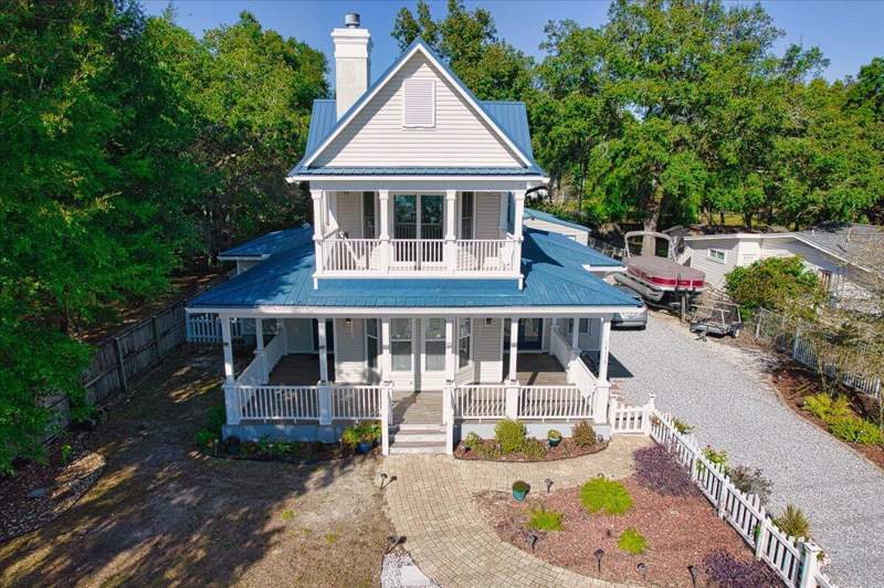 4 bedroom Detached Single Family at 14138 State Highway 20, Chickasaw S/D, Niceville — photo 3