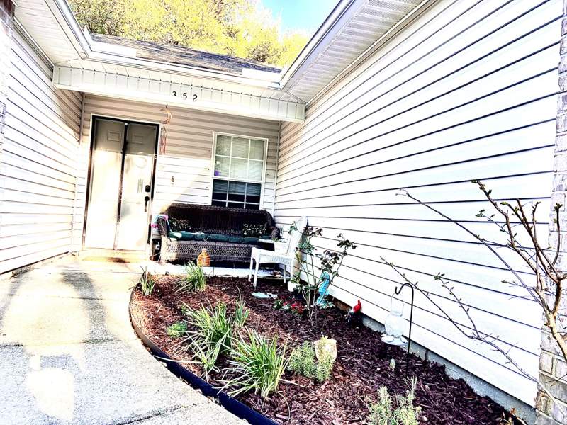 3 bedroom Detached Single Family at 352 Harris Street, Mary Esther, Mary Esther — photo 2