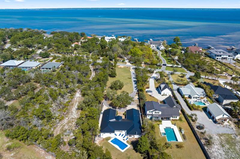4 bedroom Detached Single Family at 497 Walton Way, Whispering Oaks, Miramar Beach — photo 4