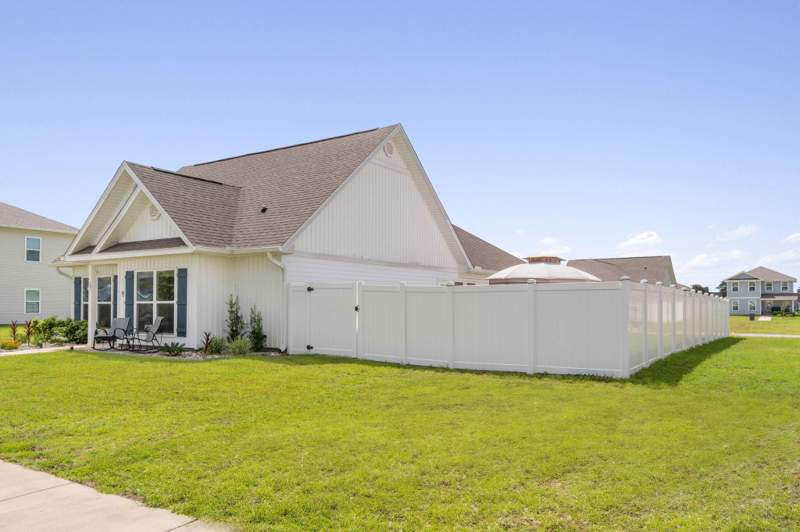 3 bedroom Detached Single Family at 38 Silverthorn Street, Owl's Head East, Freeport — photo 3