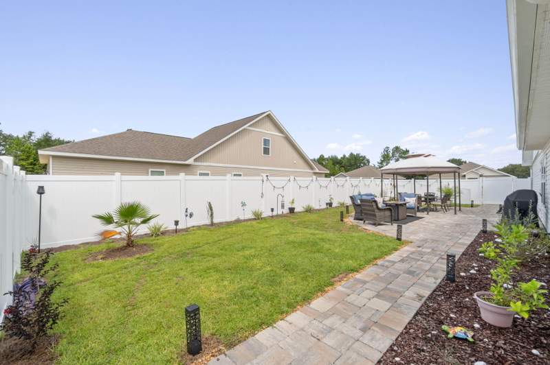 3 bedroom Detached Single Family at 38 Silverthorn Street, Owl's Head East, Freeport — photo 4