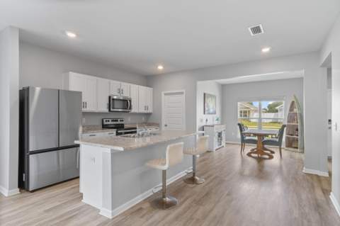 38 Silverthorn Street, Freeport FL - photo 12 of 43