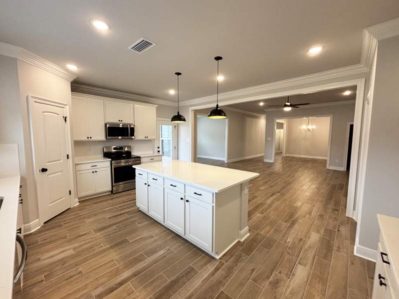5 bedroom Detached Single Family at 303 E Tweet Street, Hammock Bay - Bird Song, Freeport — photo 3