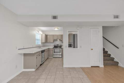 1708 Colonial Court, Fort Walton Beach FL - photo 7 of 30