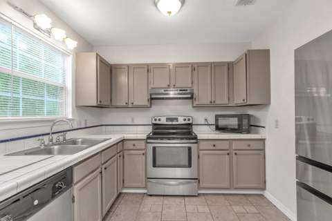 1708 Colonial Court, Fort Walton Beach FL - photo 8 of 30