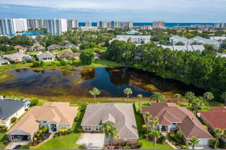 4 bedroom Detached Single Family at 4020 Drifting Sand Trail, Indian Lake Ph 1, Destin — photo 2