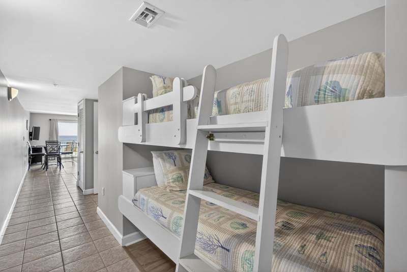 1 bedroom Condominium at 866 Santa Rosa Boulevard #305, Pelican Isle, Fort Walton Beach — photo 5