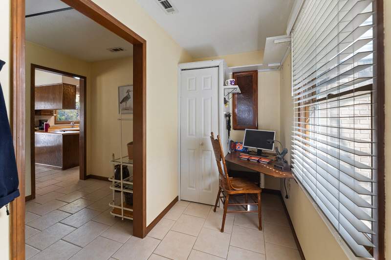 4 bedroom Detached Single Family at 3687 Airport Road, Crestview, Crestview — photo 3